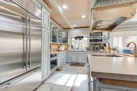 Kitchen - 6950 Brown Rd, Parma, MI 49269 photo 4 of 13