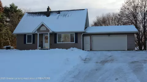 2327 W Taft Rd, Saint Johns, MI 48879