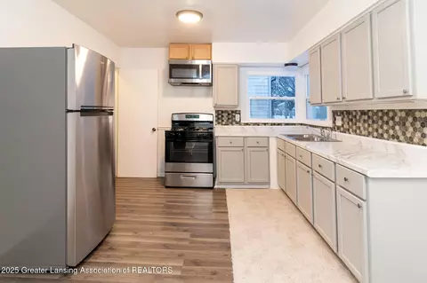 717 Smith Ave, Lansing, MI 48910 photo 7