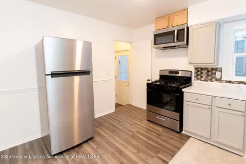 717 Smith Ave, Lansing, MI 48910 photo 9