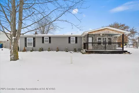 11744 Brady Rd, Chesaning, MI 48616