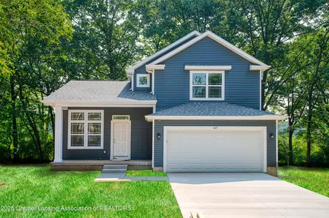 15317 Sherwood Ln, Lansing, MI 48906