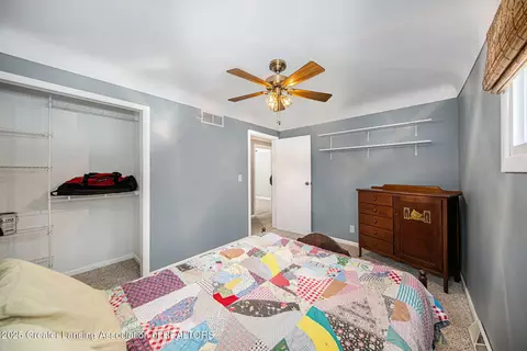 Bedroom - 5400 Sharon Dr, Jackson, MI 49203 photo 4 of 5