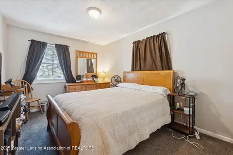 Bedroom - 12684 Airport Rd, Dewitt, MI 48820 photo 1 of 8