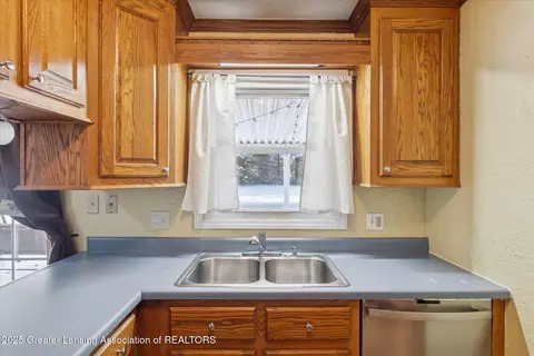 Kitchen - 12684 Airport Rd, Dewitt, MI 48820 photo 2 of 4