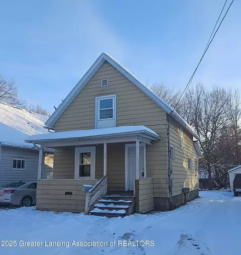 1102 Persons Ct, Lansing, MI 48906