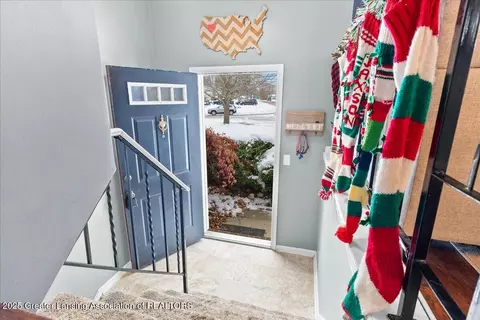290 Nutmeg Dr, Dimondale, MI 48821 photo 5