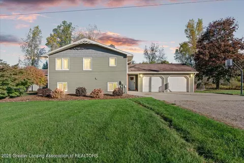 10829 Peake Rd, Portland, MI 48875
