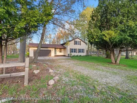 10391 Hardwood Trl, Perrinton, MI 48871