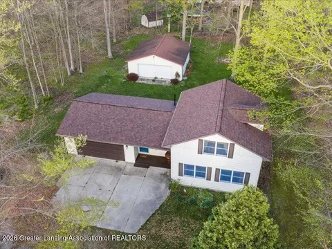 10391 Hardwood Trl, Perrinton, MI 48871