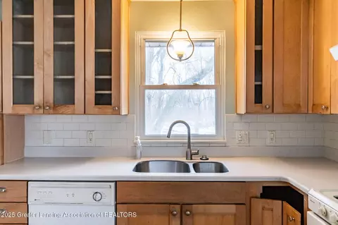 810 Clark Rd, Lansing, MI 48917 photo 6