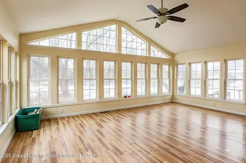 810 Clark Rd, Lansing, MI 48917 photo 2