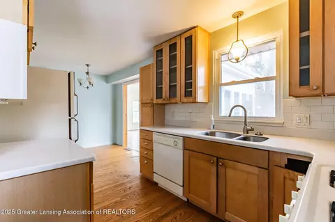 810 Clark Rd, Lansing, MI 48917 photo 5