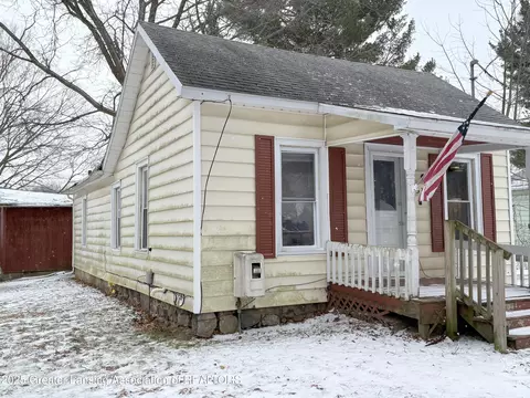 534 Forest St, Charlotte, MI 48813