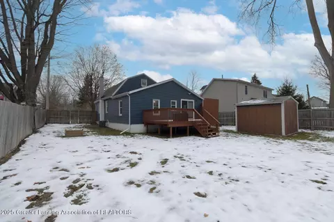 Exterior - 404 E Cherry St, Mason, MI 48854 photo 5 of 9