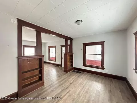 Living - 1135 Hamilton St, Jackson, MI 49202 photo 3 of 3