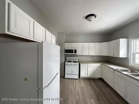 Kitchen - 1135 Hamilton St, Jackson, MI 49202 photo 2 of 2