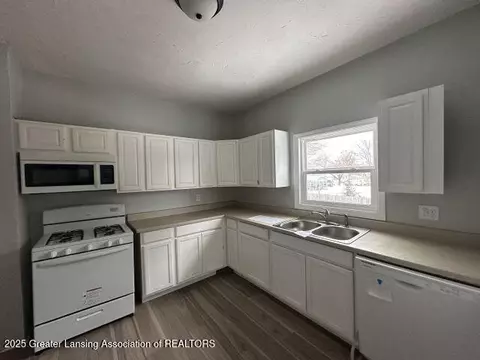 Kitchen - 1135 Hamilton St, Jackson, MI 49202 photo 1 of 2