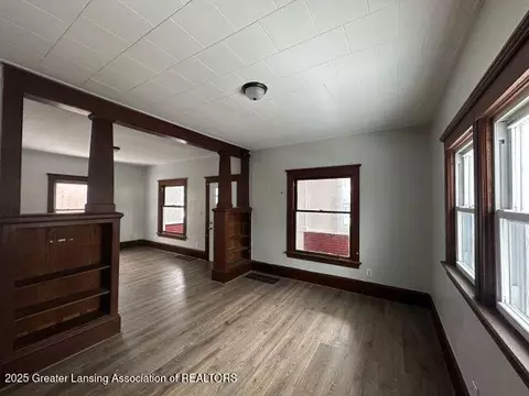 Living - 1135 Hamilton St, Jackson, MI 49202 photo 2 of 3