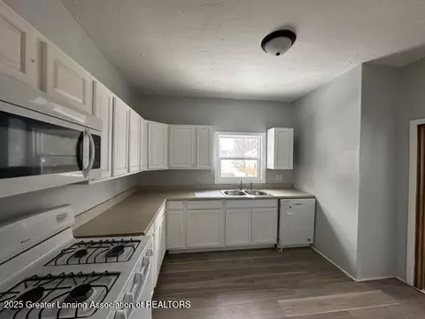 Entry Way - 1135 Hamilton St, Jackson, MI 49202 photo 1 of 1