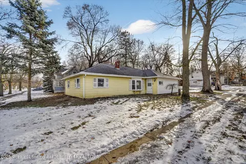 222 N Ovid St, Elsie, MI 48831