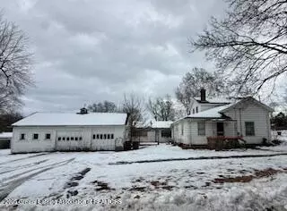 200 N Walnut St, Vernon, MI 48476
