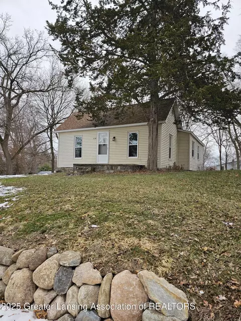 414 Quarterline St, Portland, MI 48875