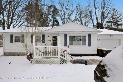2816 Memory Ln, Lansing, MI 48911