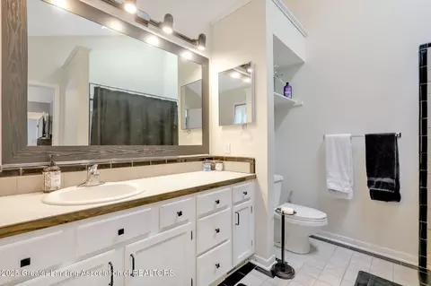 Bath - 2816 Memory Ln, Lansing, MI 48911 photo 2 of 3