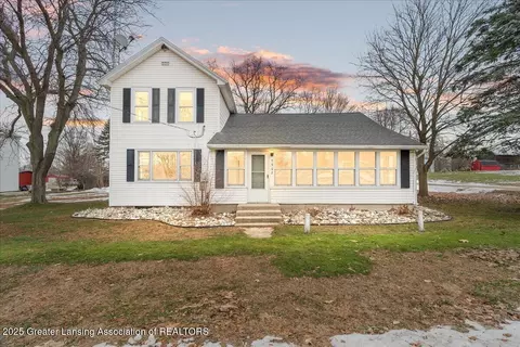 7902 N Welling Rd, Saint Johns, MI 48879