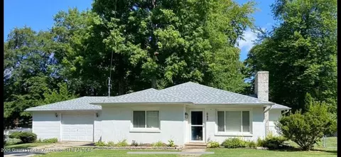 510 Sawyer Rd, Lansing, MI 48911