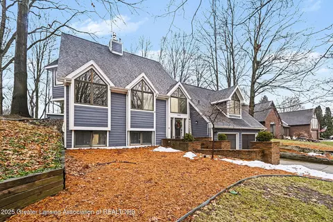 12610 Oneida Woods Trl, Grand Ledge, MI 48837