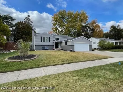 1733 Autumn Ln, Lansing, MI 48912