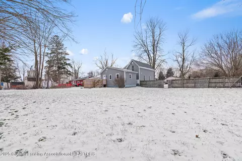 Exterior - 708 N Spring St, Saint Johns, MI 48879 photo 2 of 2