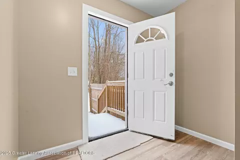 Entry Way - 708 N Spring St, Saint Johns, MI 48879 photo 9 of 10