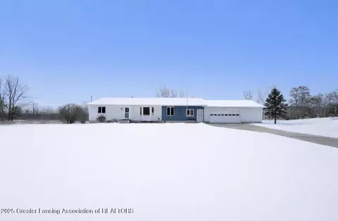 9220 W Herbison Rd, Eagle, MI 48822