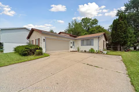 6029 Ellendale Dr, Lansing, MI 48911