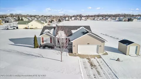 1409 Kelcrasta Dr, Saint Johns, MI 48879