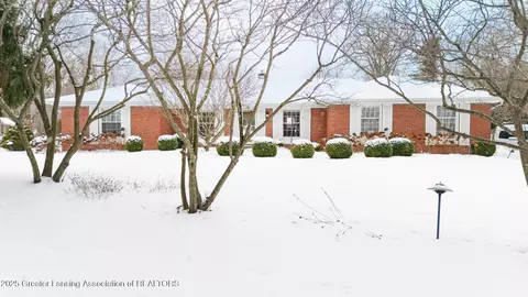 998 Walbridge Dr, East Lansing, MI 48823
