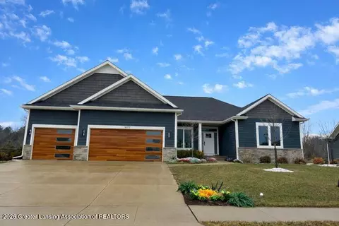 6077 Sleepy Hollow Ln, East Lansing, MI 48823