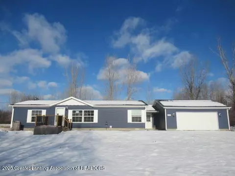 1355 E Lovejoy Rd, Perry, MI 48872