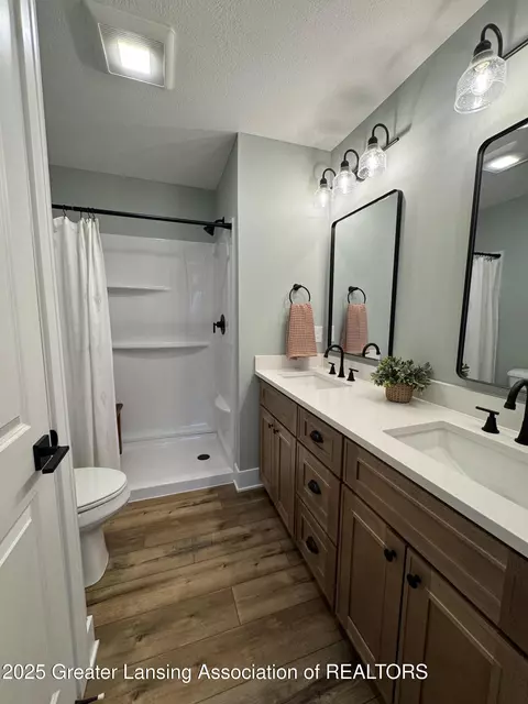 Bath - 2492 S Eifert Rd, Mason, MI 48854 photo 3 of 4