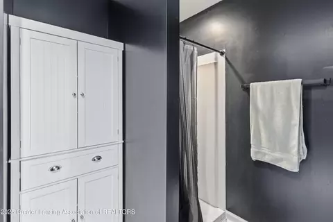 Bath - 1120 Sandhill Dr, Dewitt, MI 48820 photo 4 of 5