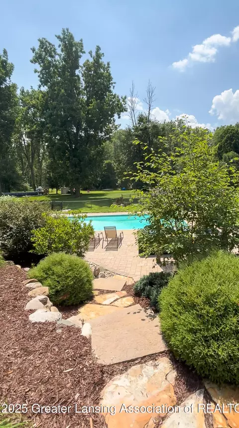 Exterior - 1120 Sandhill Dr, Dewitt, MI 48820 photo 8 of 10