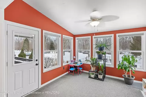 Entry Way - 1120 Sandhill Dr, Dewitt, MI 48820 photo 5 of 7