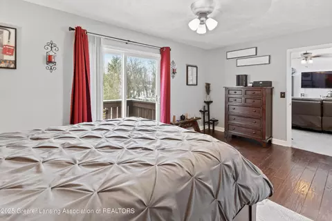 Bedroom - 1120 Sandhill Dr, Dewitt, MI 48820 photo 4 of 6