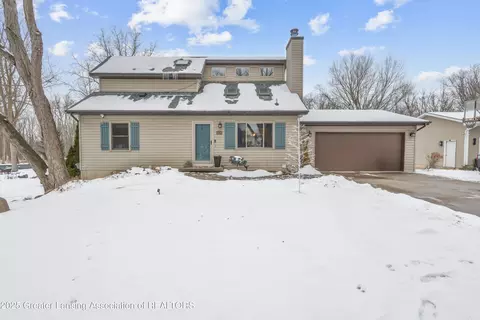 1120 Sandhill Dr, Dewitt, MI 48820