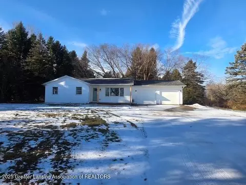 2914 Morgan Rd, Eaton Rapids, MI 48827