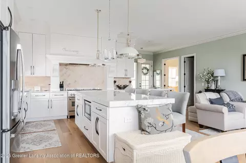 Kitchen - 16929 Willowbrook Dr, Haslett, MI 48840 photo 2 of 6