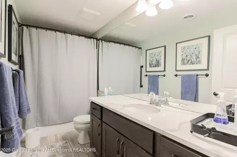 Bath - 16929 Willowbrook Dr, Haslett, MI 48840 photo 6 of 6